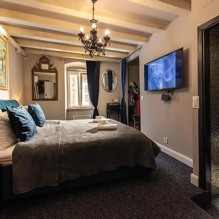Old Town Apartment