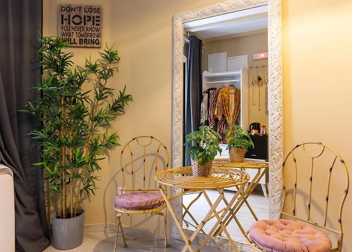 Old Town Apartment *